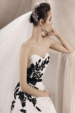 W1 White One Size 10 Sandra Off White/Black Gown