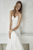 W1 White One Size 14 Faciel Off White Gown