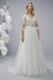 W1 White One Size 18W Odin Plus Off White Gown